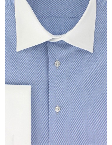 Chemise natté bleu ciel col et poignets mousquetaires blancs suggérées chez